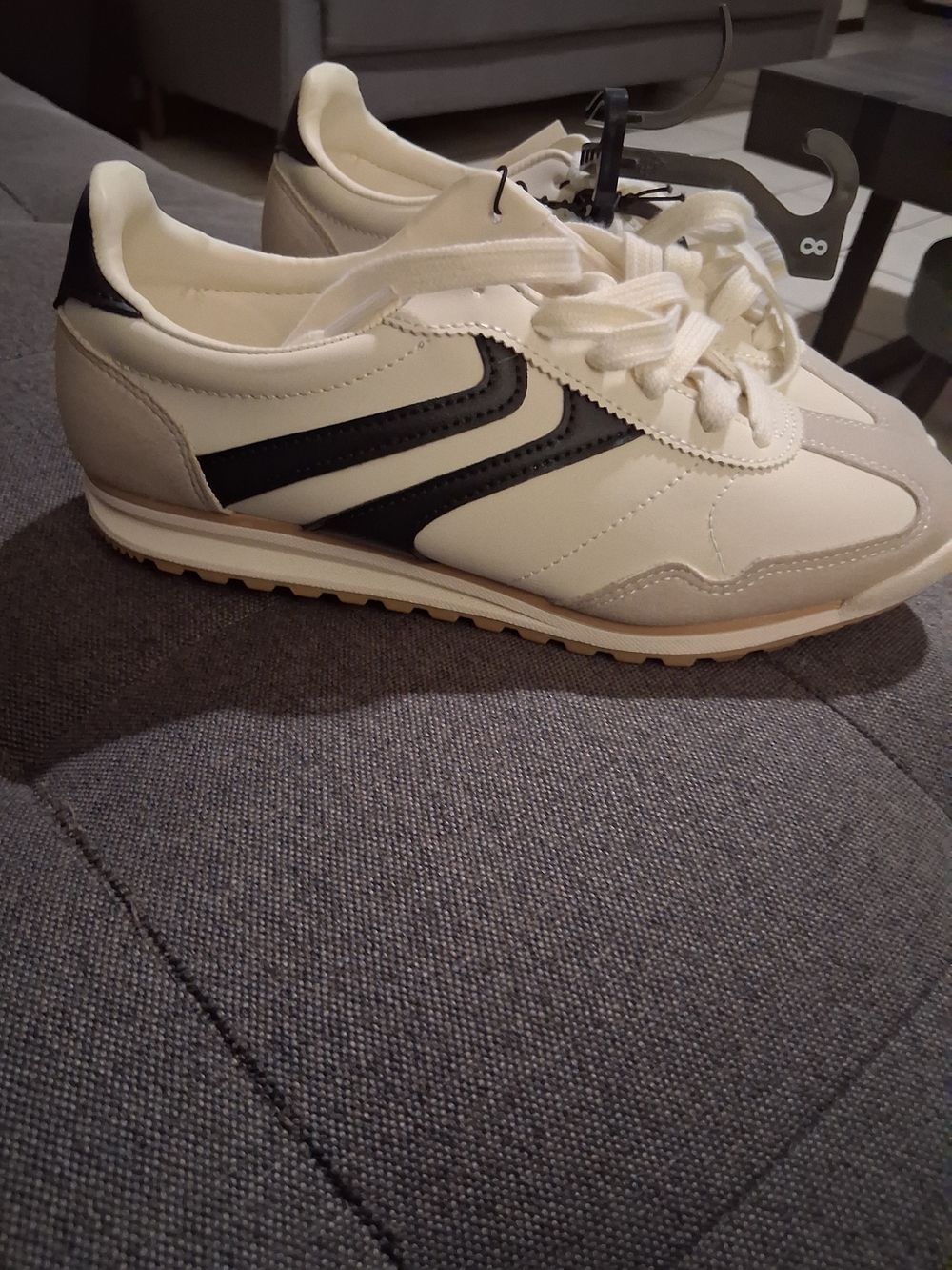 Women's Cream and Black Retro Runner Sneakers Size 8.